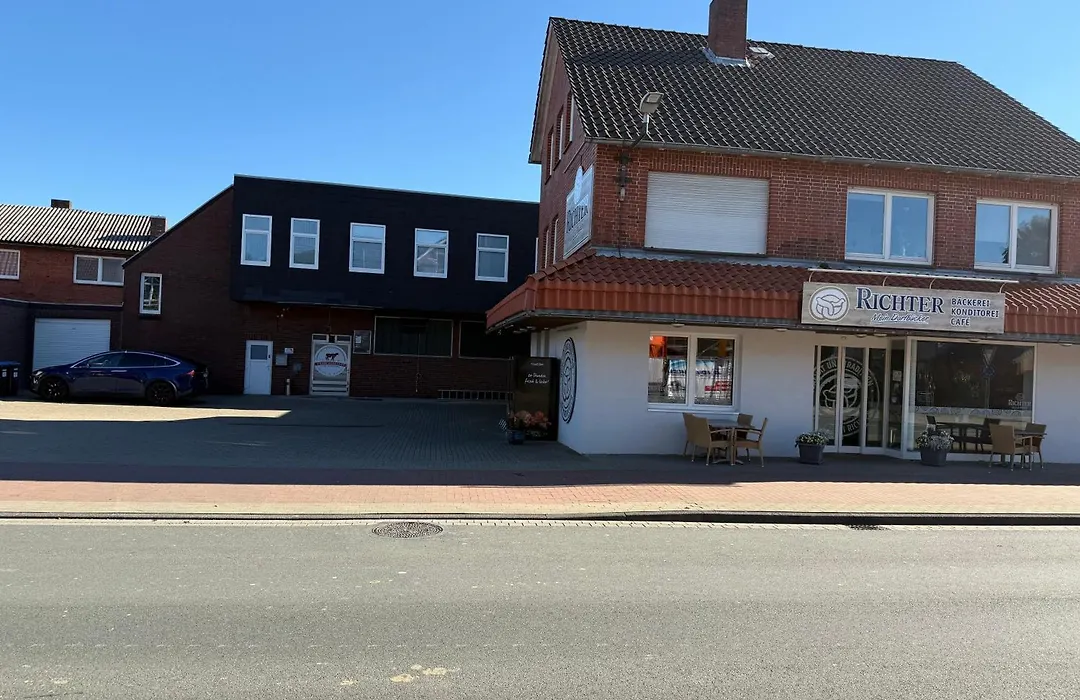 Gästehaus Bützfleth, Rad-Hotel, Arbeit&Privat, Bed&Breakfast, Mitten am Elb-Rad-Wanderweg-1