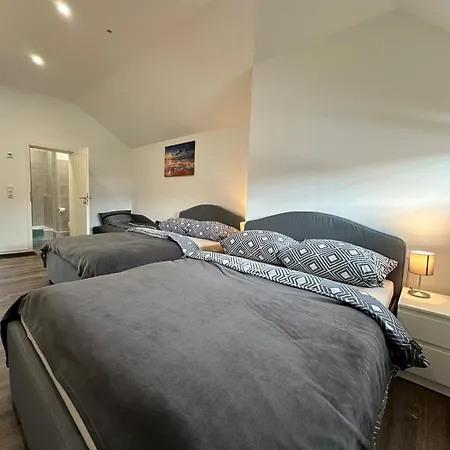 Gästehaus Bützfleth, Rad-Hotel, Arbeit&Privat, Bed&Breakfast, Mitten am Elb-Rad-Wanderweg-2